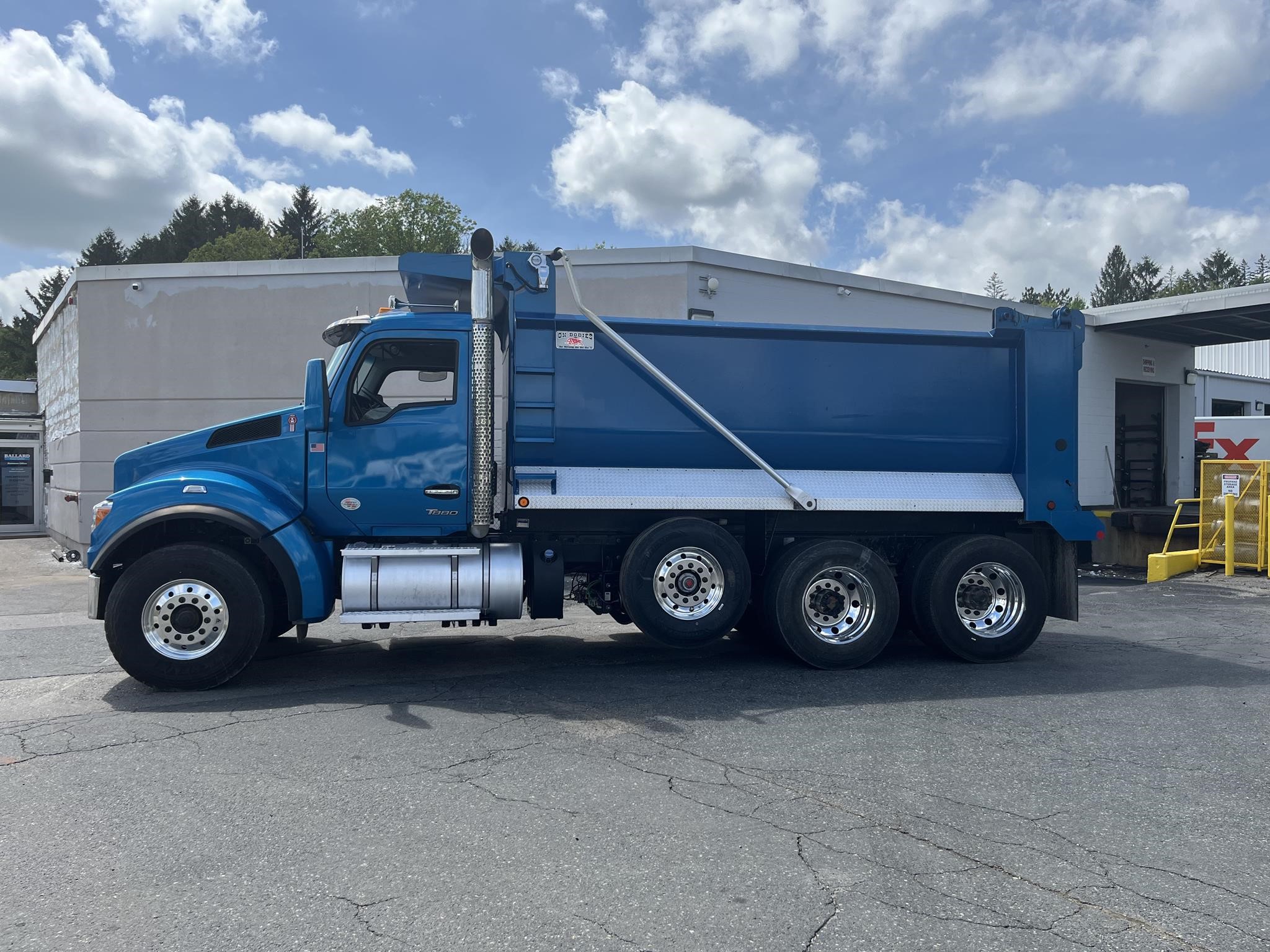 2024 KENWORTH T880 - image 4 of 6
