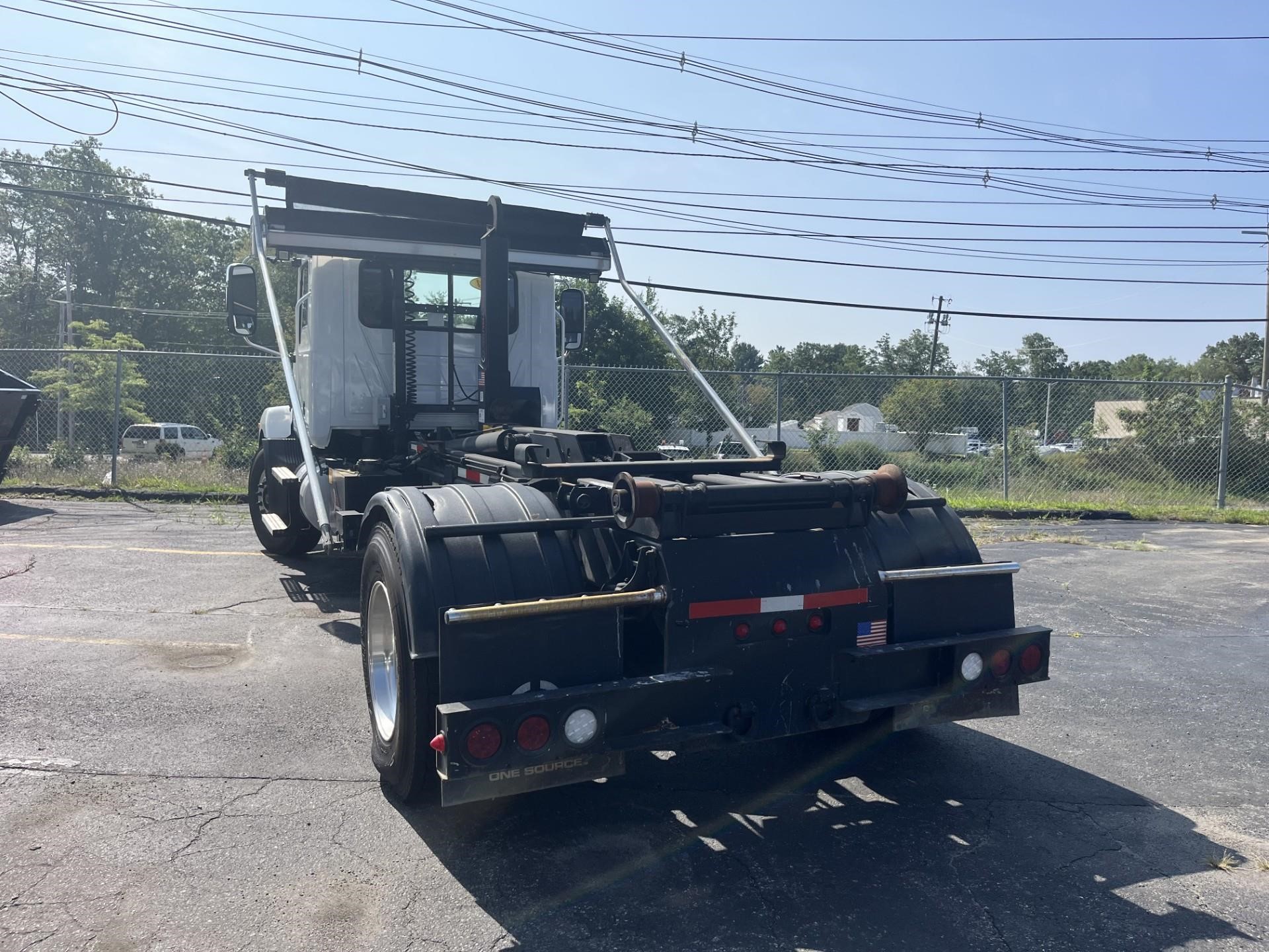 2024 MACK MD6 - image 4 of 6