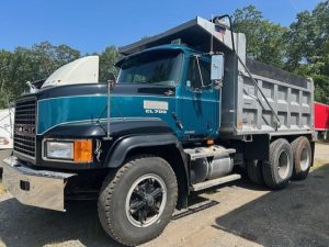 1999 MACK CL713 10003535577