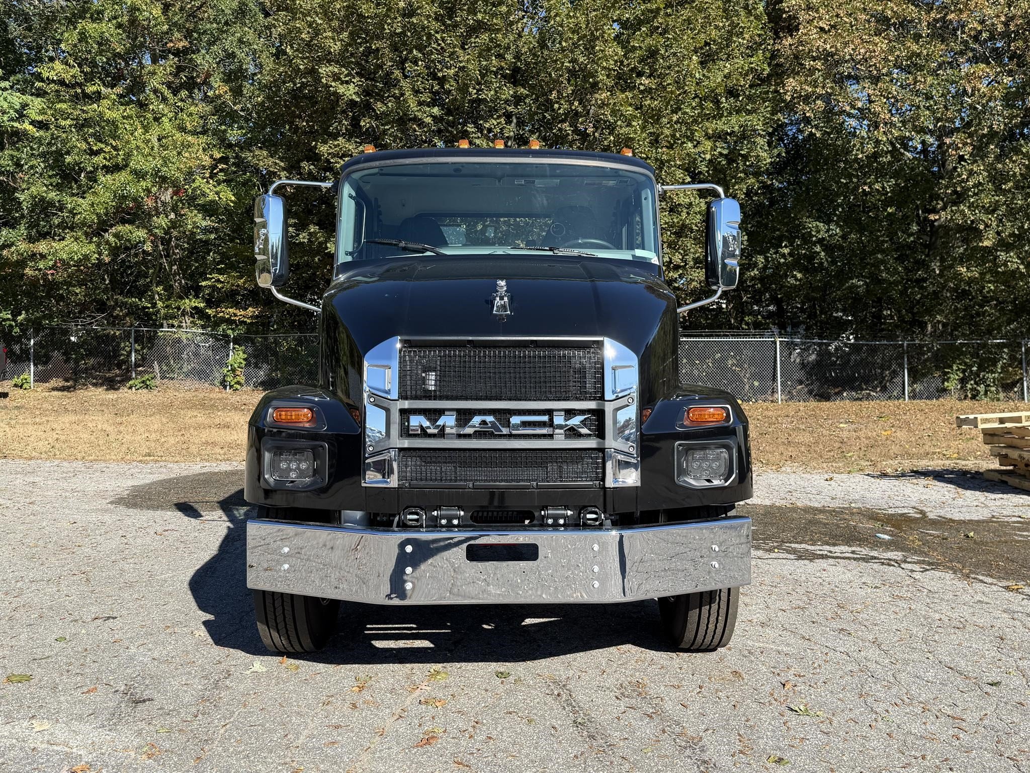 2026 MACK MD7 - image 2 of 6