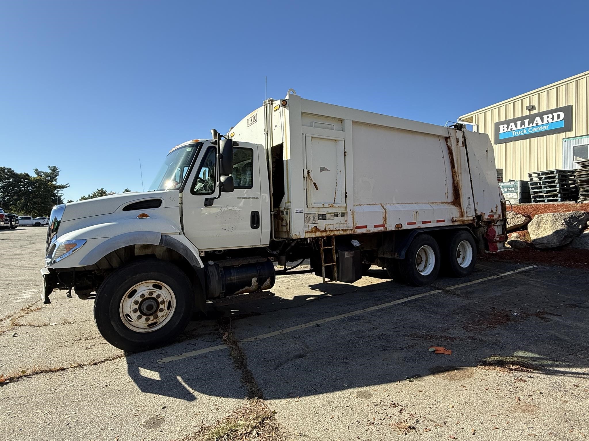 2007 INTERNATIONAL WORKSTAR 7400 - image 1 of 6