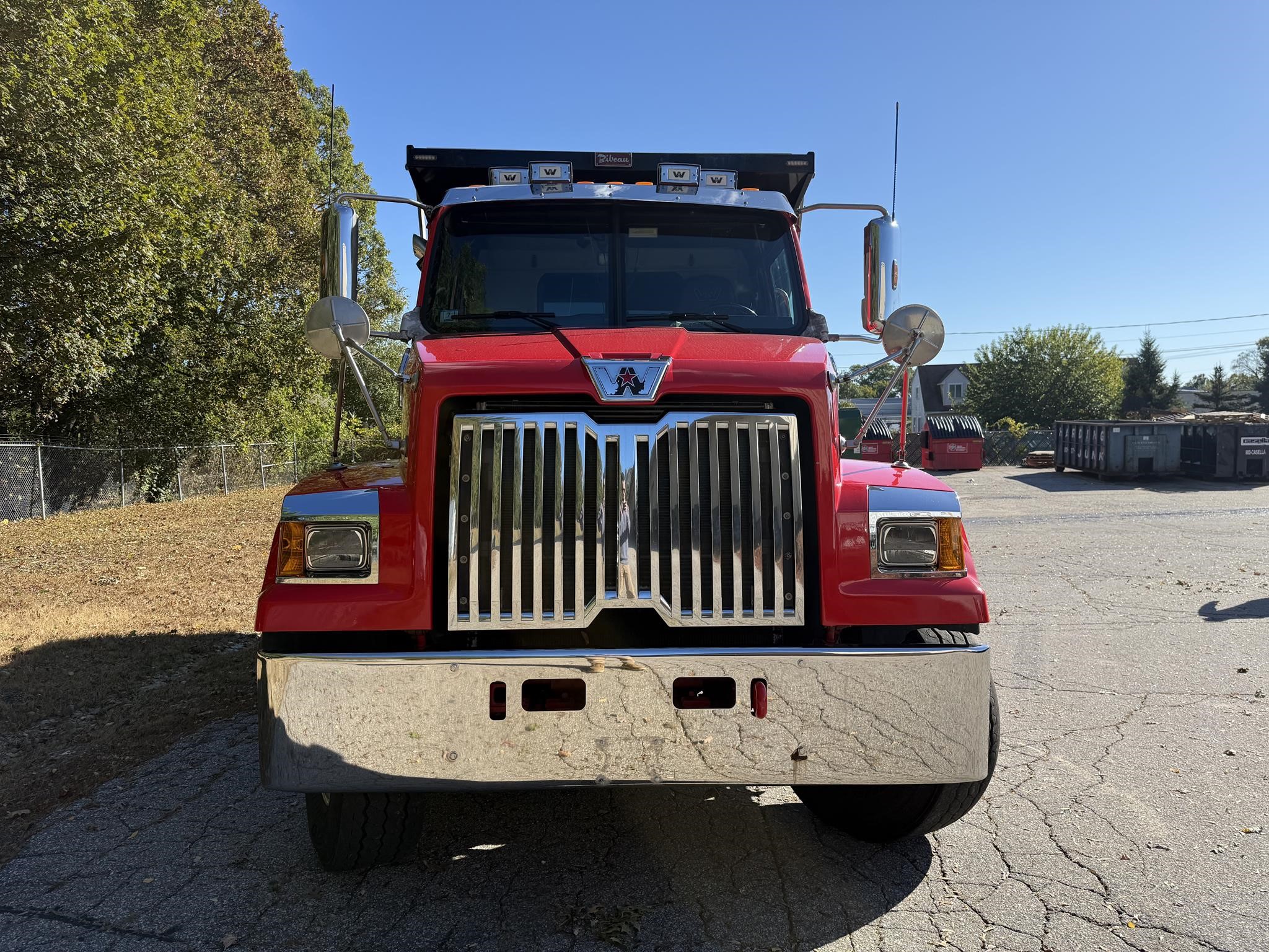 2019 WESTERN STAR 4700 - image 2 of 6