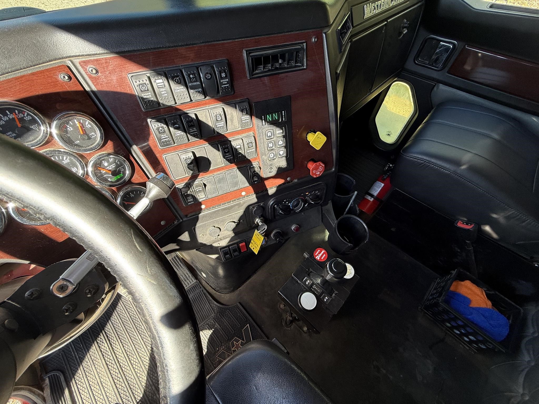 2019 WESTERN STAR 4700 - image 6 of 6