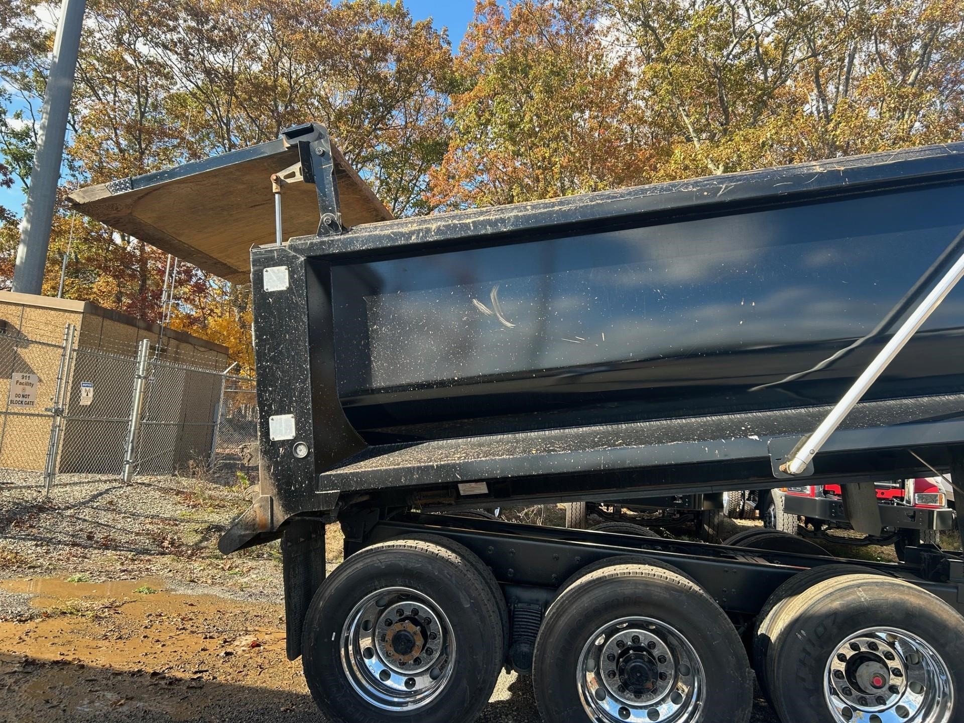 2025 MACK GRANITE 64FR 2025 MACK GRANITE 64FR - image 3 of 6