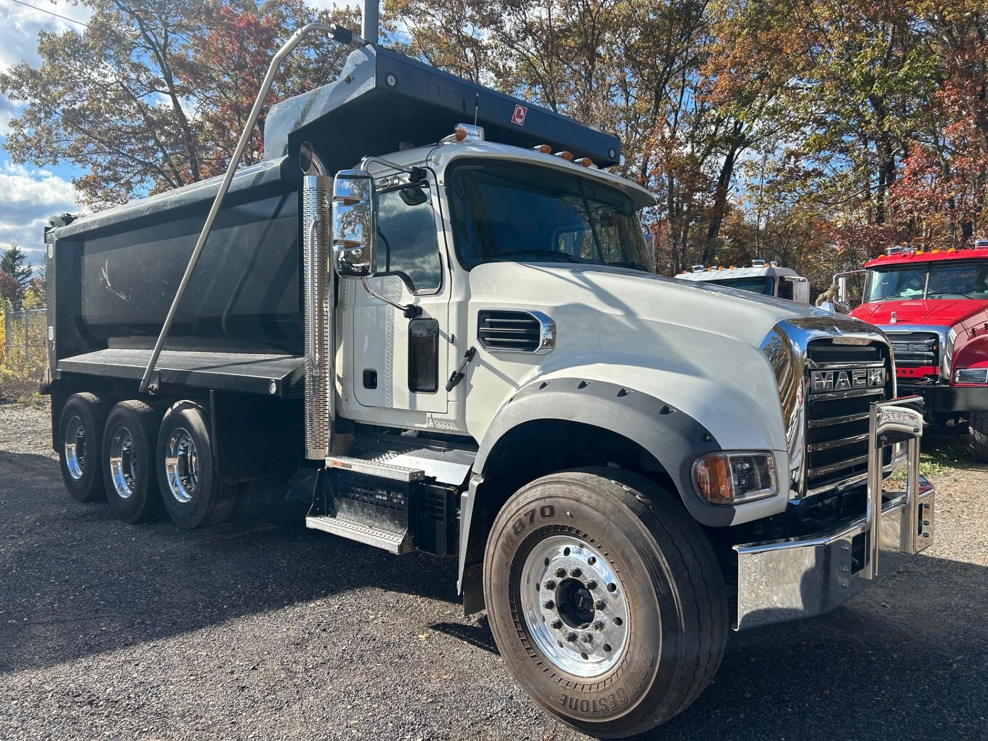 2025 MACK GRANITE 64FR 2025 MACK GRANITE 64FR - image 2 of 6