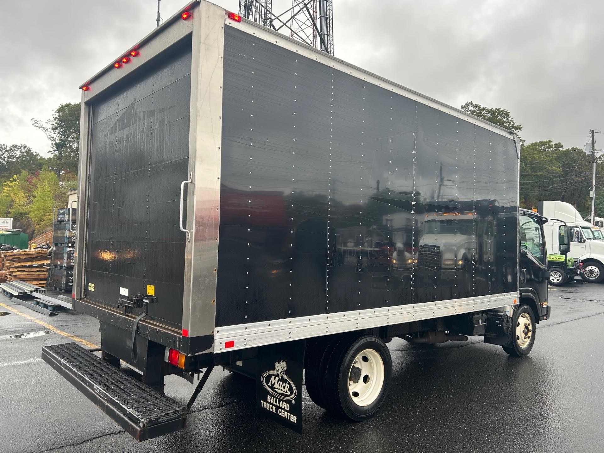 2016 ISUZU NPR HD 2016 ISUZU NPR HD - image 3 of 6