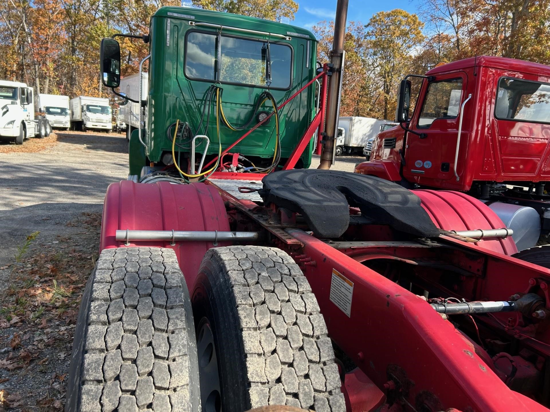 2018 MACK PINNACLE CHU613 2018 MACK PINNACLE CHU613 - image 3 of 6