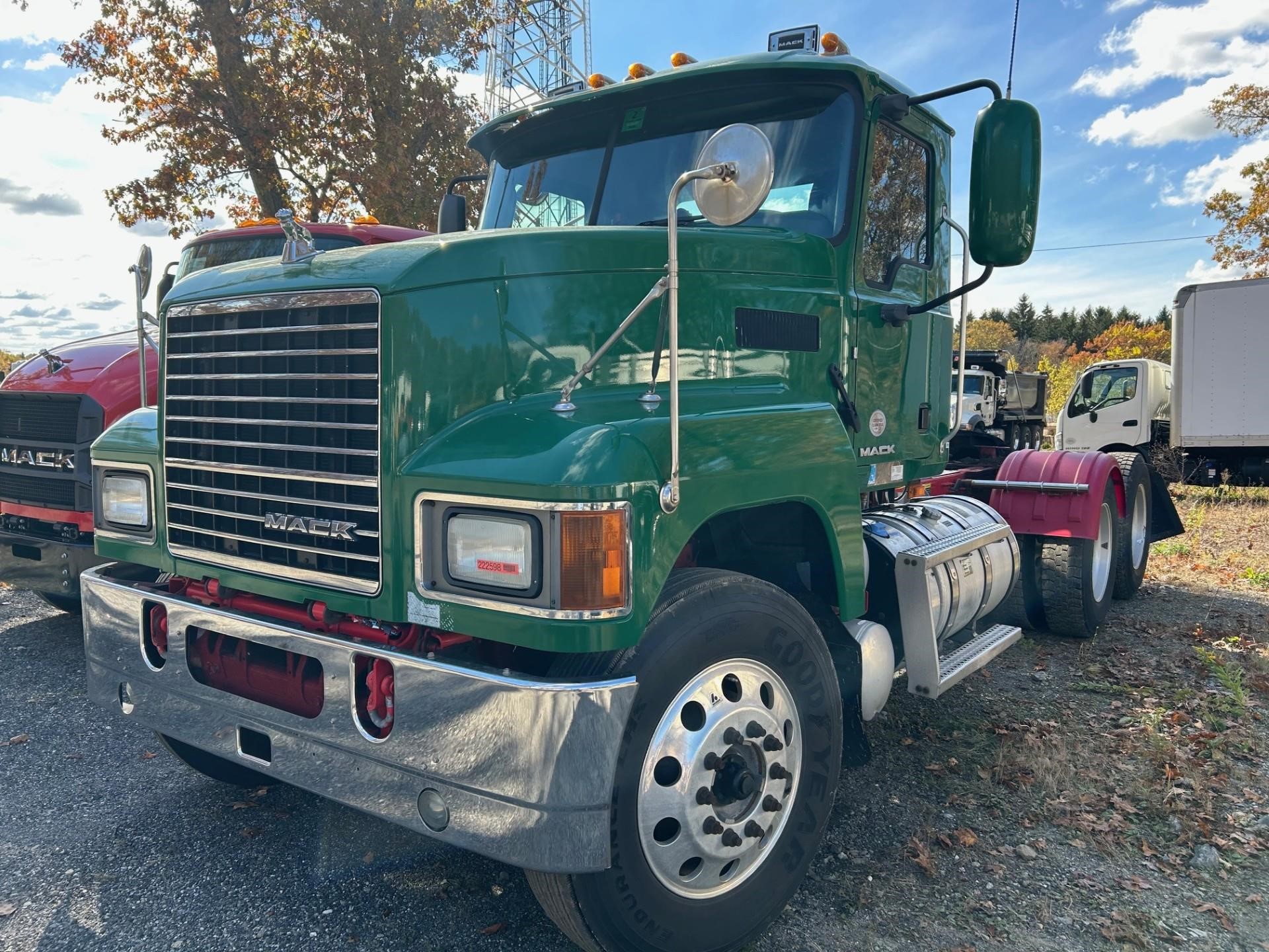 2018 MACK PINNACLE CHU613 2018 MACK PINNACLE CHU613 - image 1 of 6