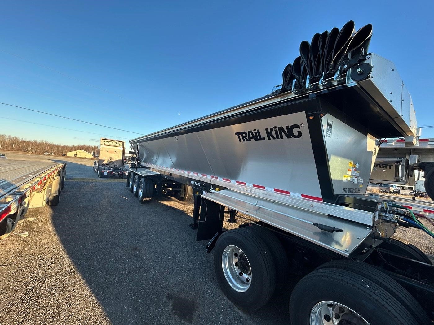 2026 TRAIL KING TKLB332-102 2026 TRAIL KING TKLB332-102 - image 1 of 5