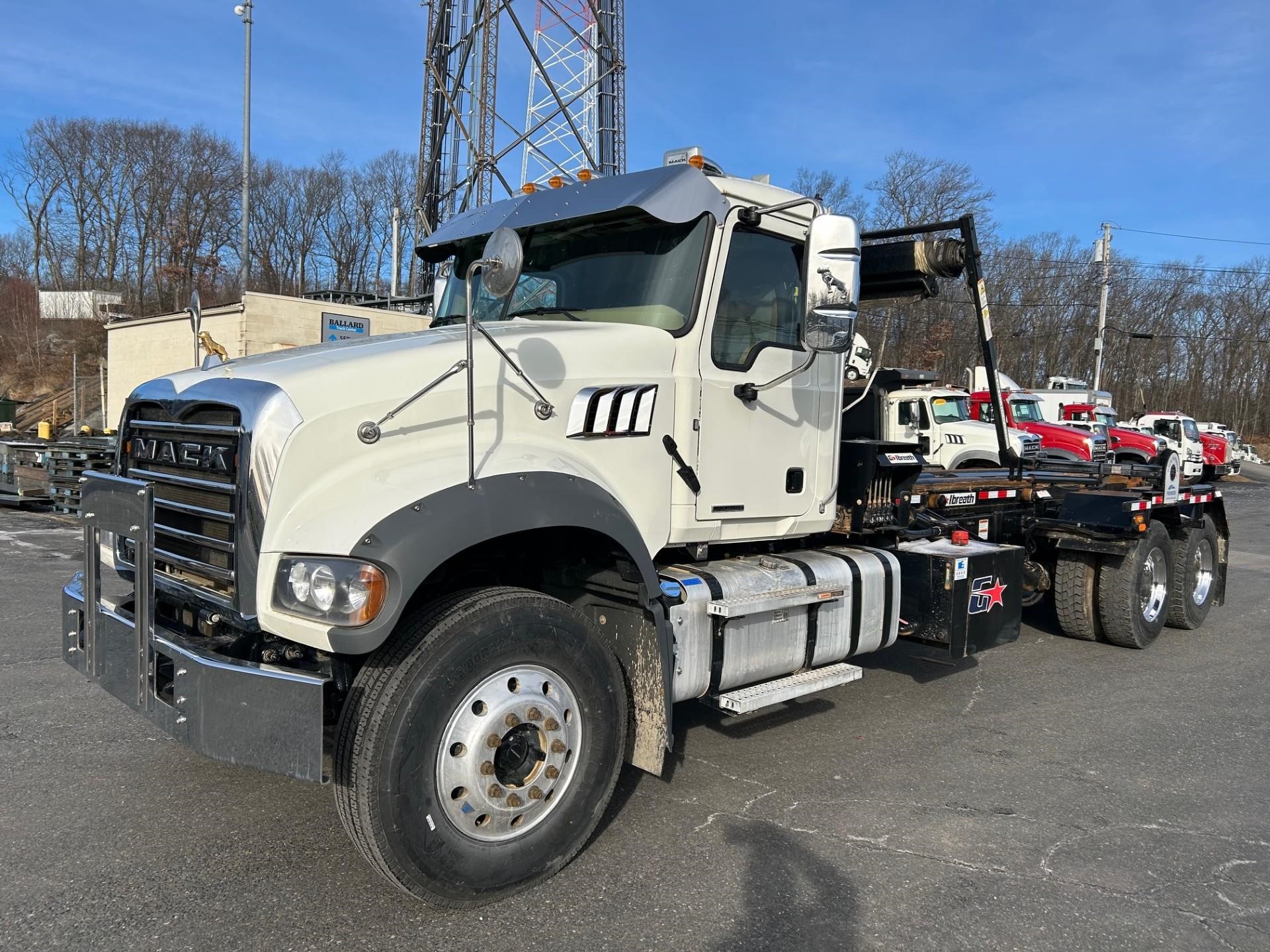 2023 MACK GRANITE 64FR 2023 MACK GRANITE 64FR - image 1 of 6