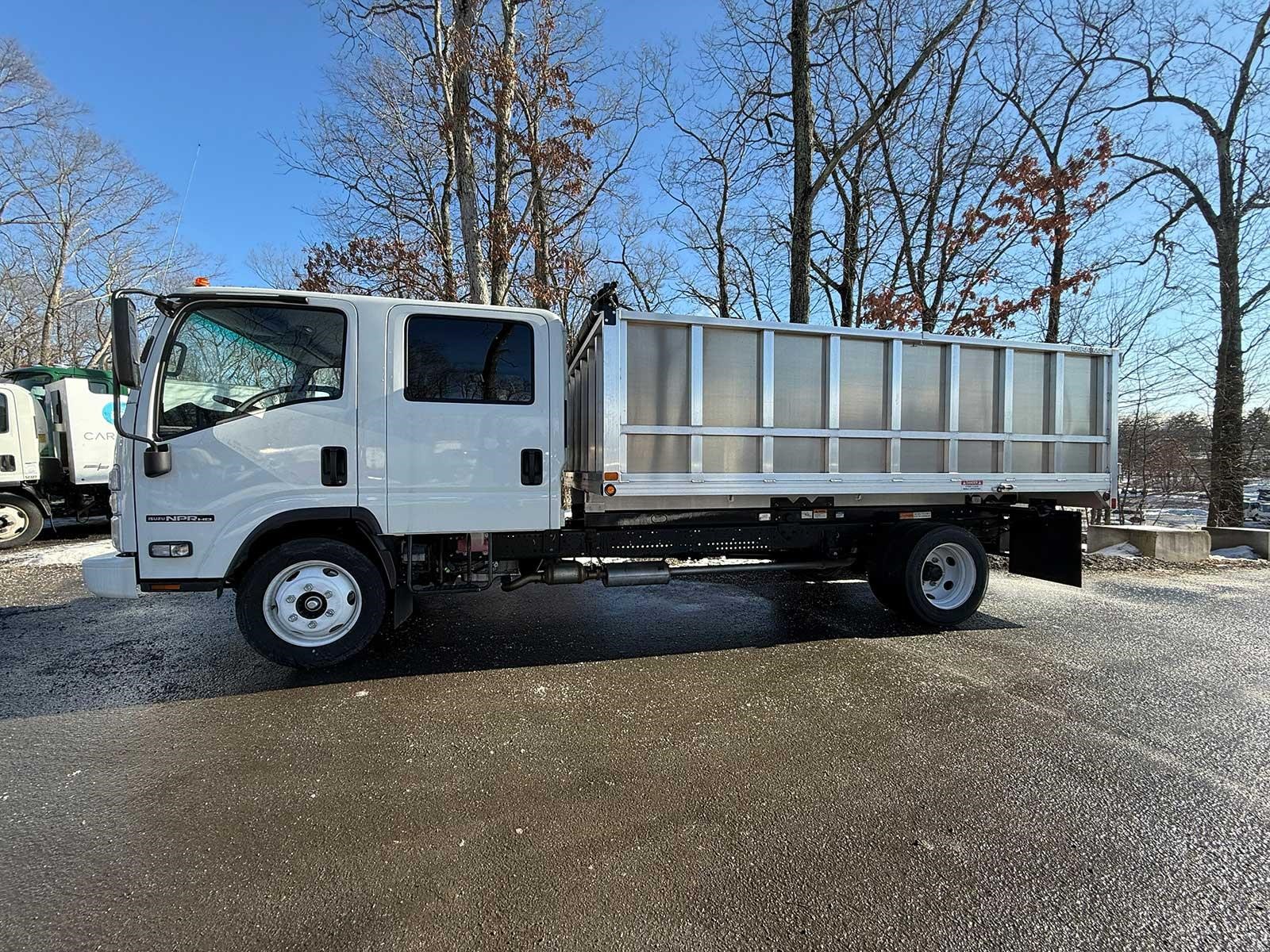 2024 ISUZU NPR HD - image 2 of 6