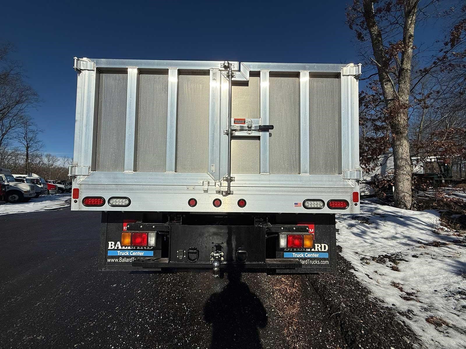 2024 ISUZU NPR HD - image 5 of 6