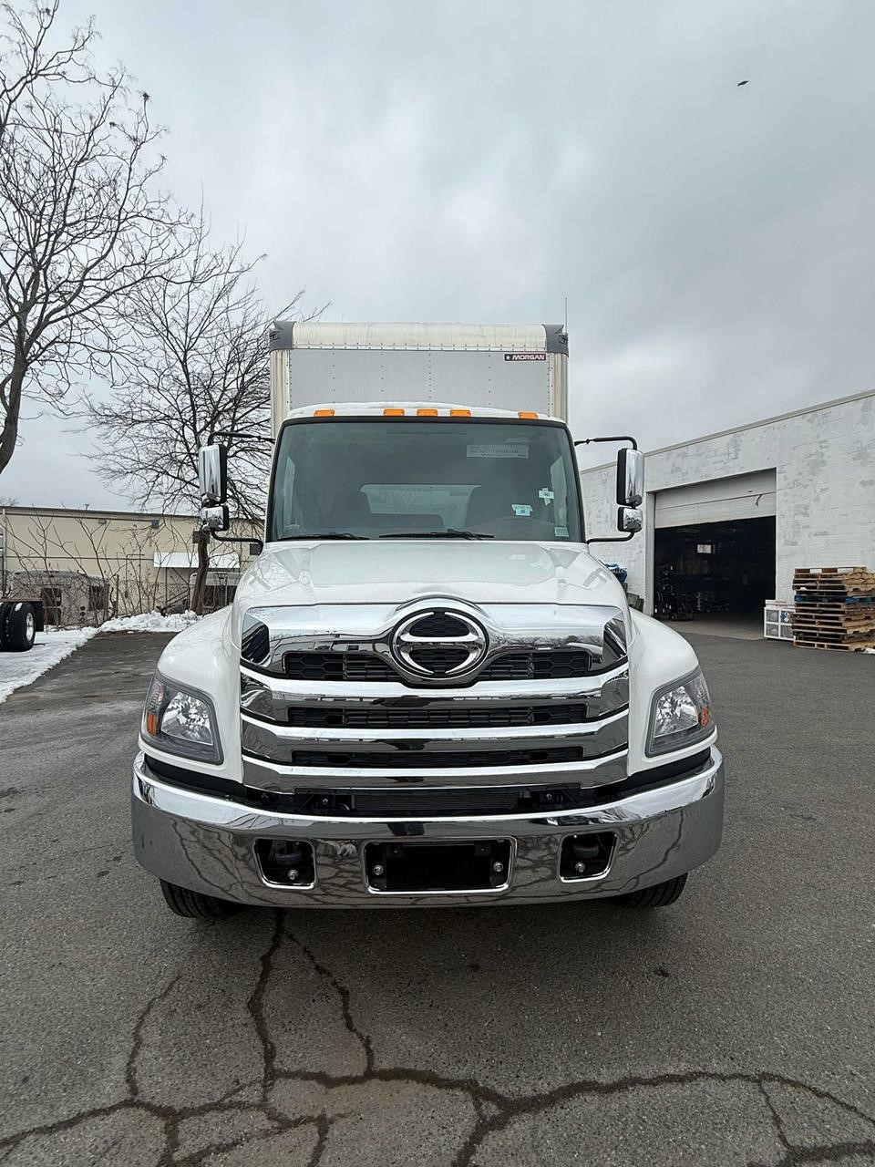 2025 HINO L6 - image 2 of 6