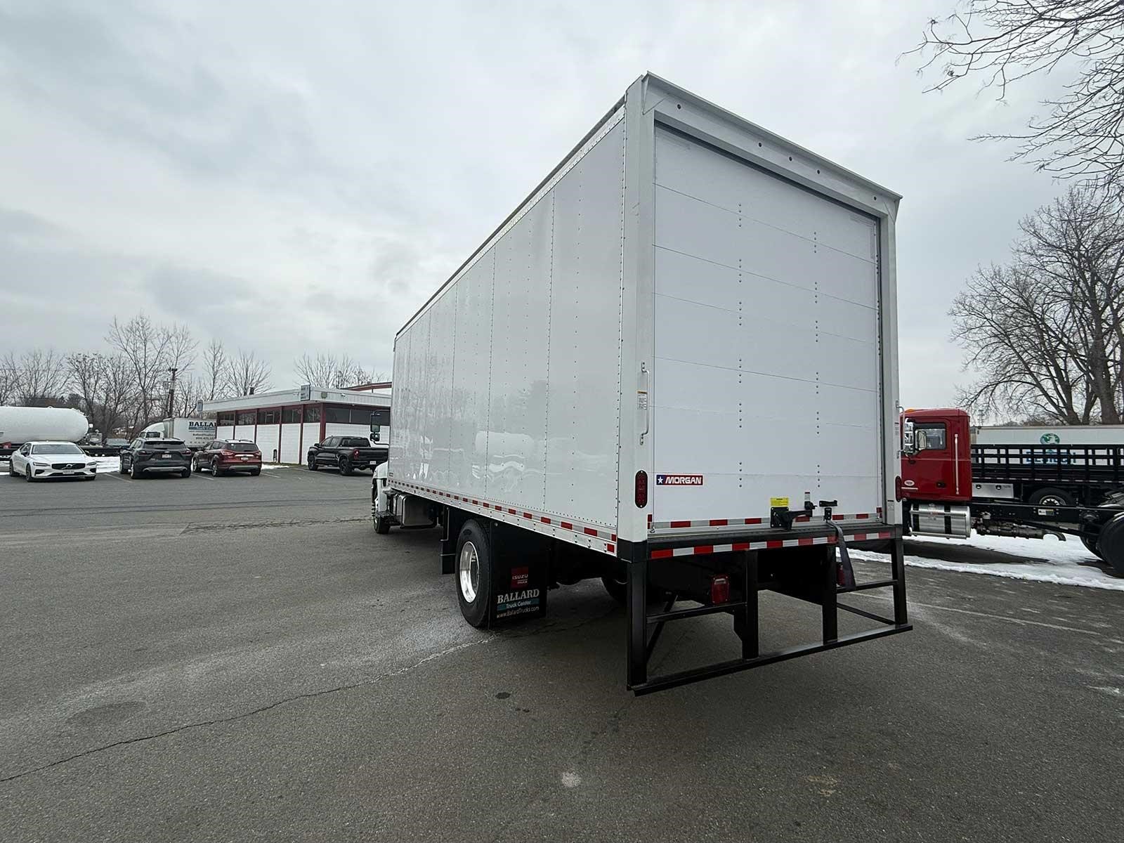 2025 HINO L6 - image 4 of 6