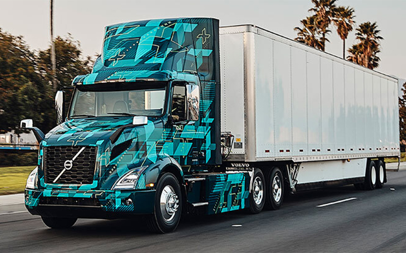 Volvo Trucks 6x2 Tractor Volvo Trucks 6x2 Tractor - image 3 of 4