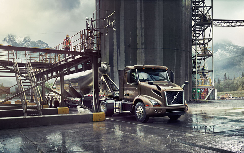 Volvo Trucks VNR 640 Volvo Trucks VNR 640 - image 4 of 6