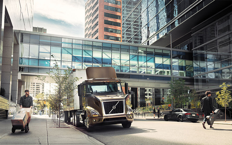 Volvo Trucks VNR 640 Volvo Trucks VNR 640 - image 5 of 6