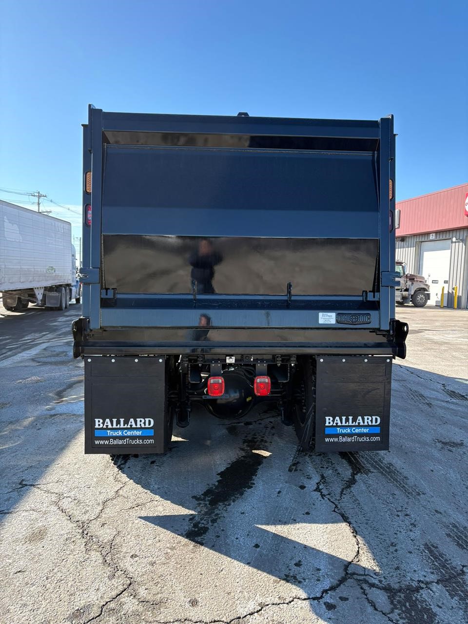 2026 VOLVO VHD84F300 - image 4 of 6