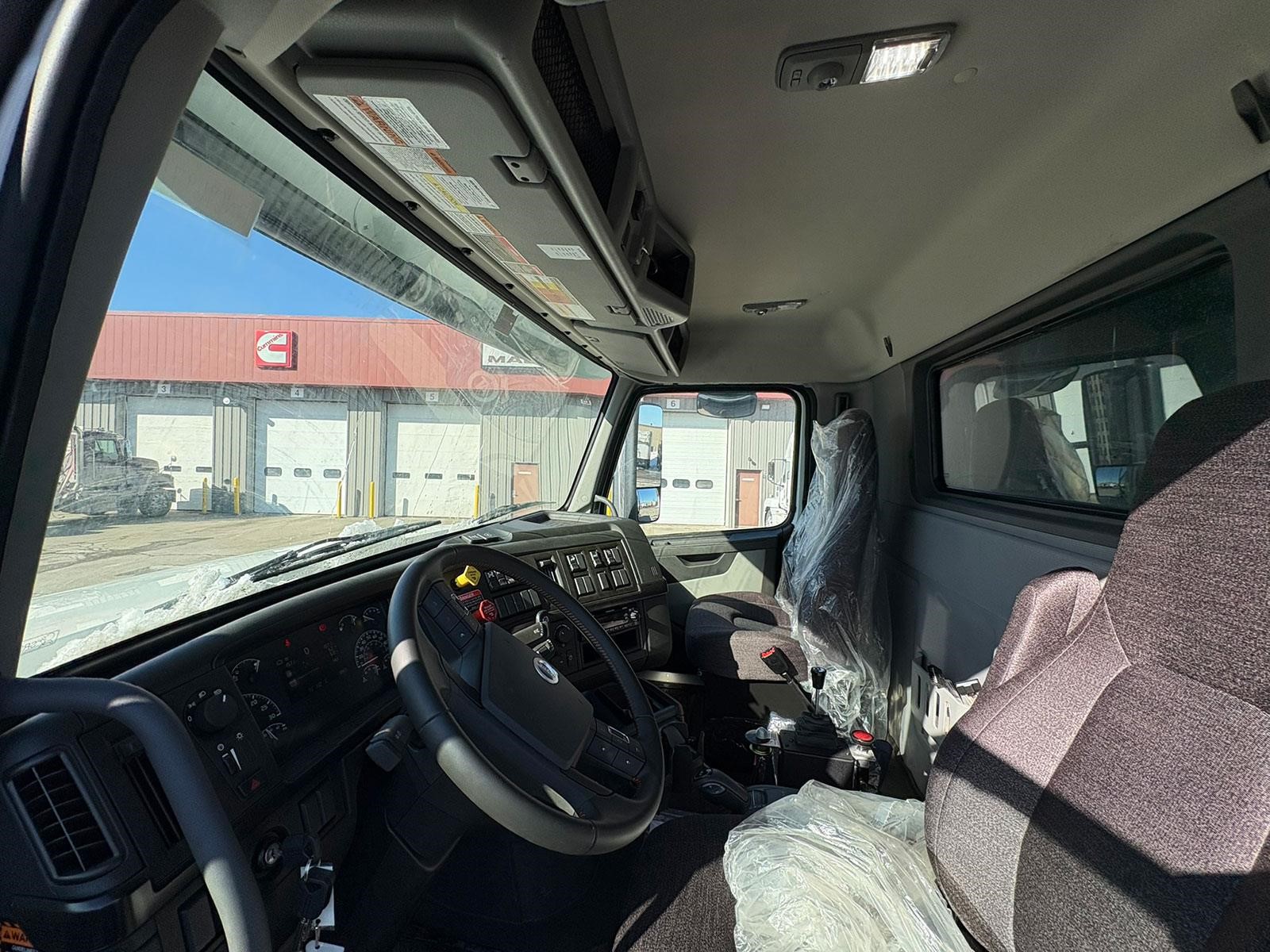 2026 VOLVO VHD84F300 - image 5 of 6