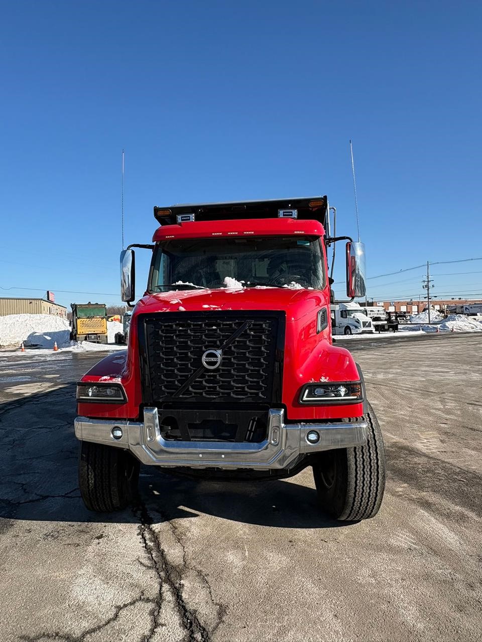 2025 VOLVO VHD84F300 - image 2 of 6