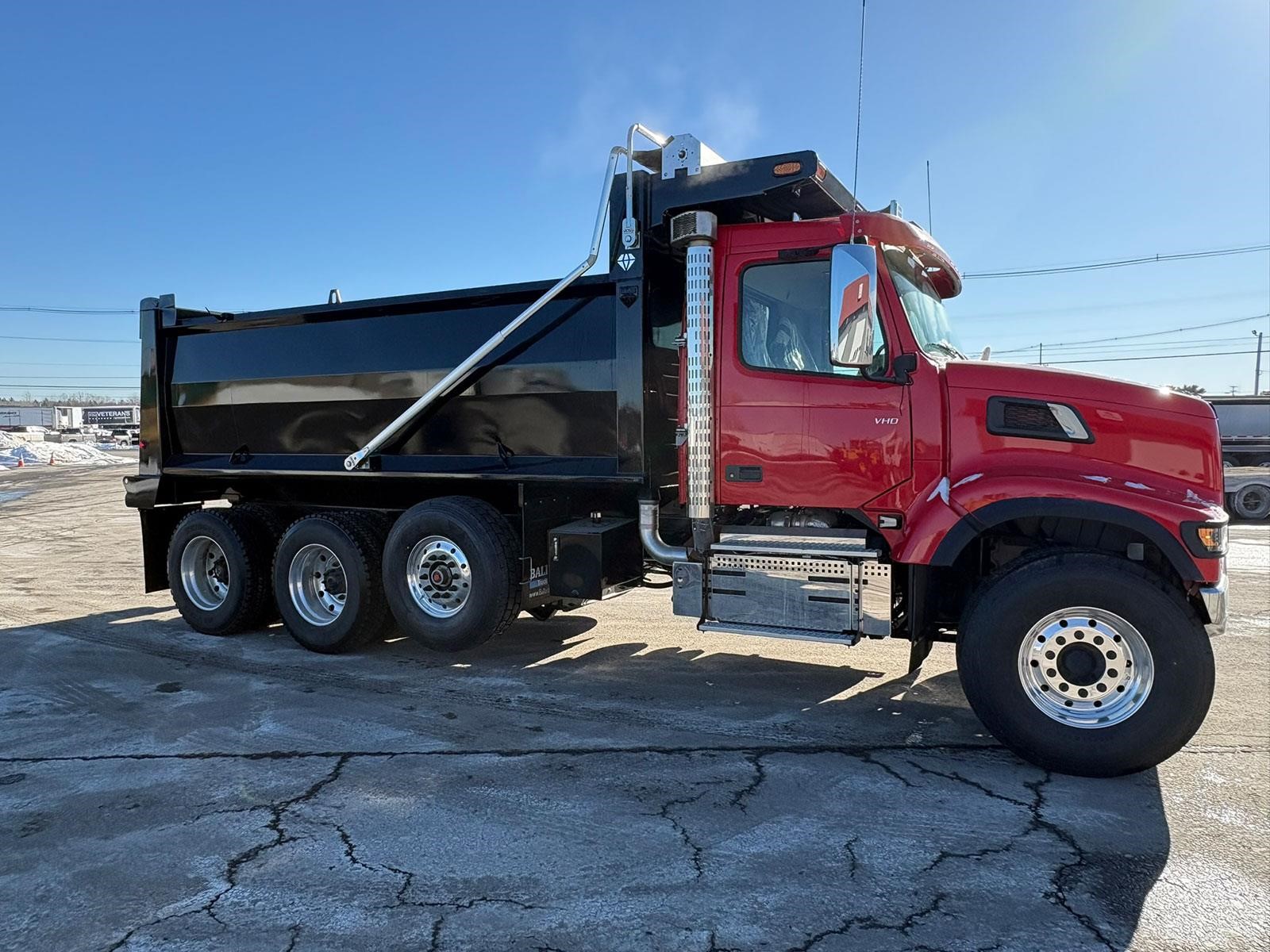 2025 VOLVO VHD84F300 - image 3 of 6