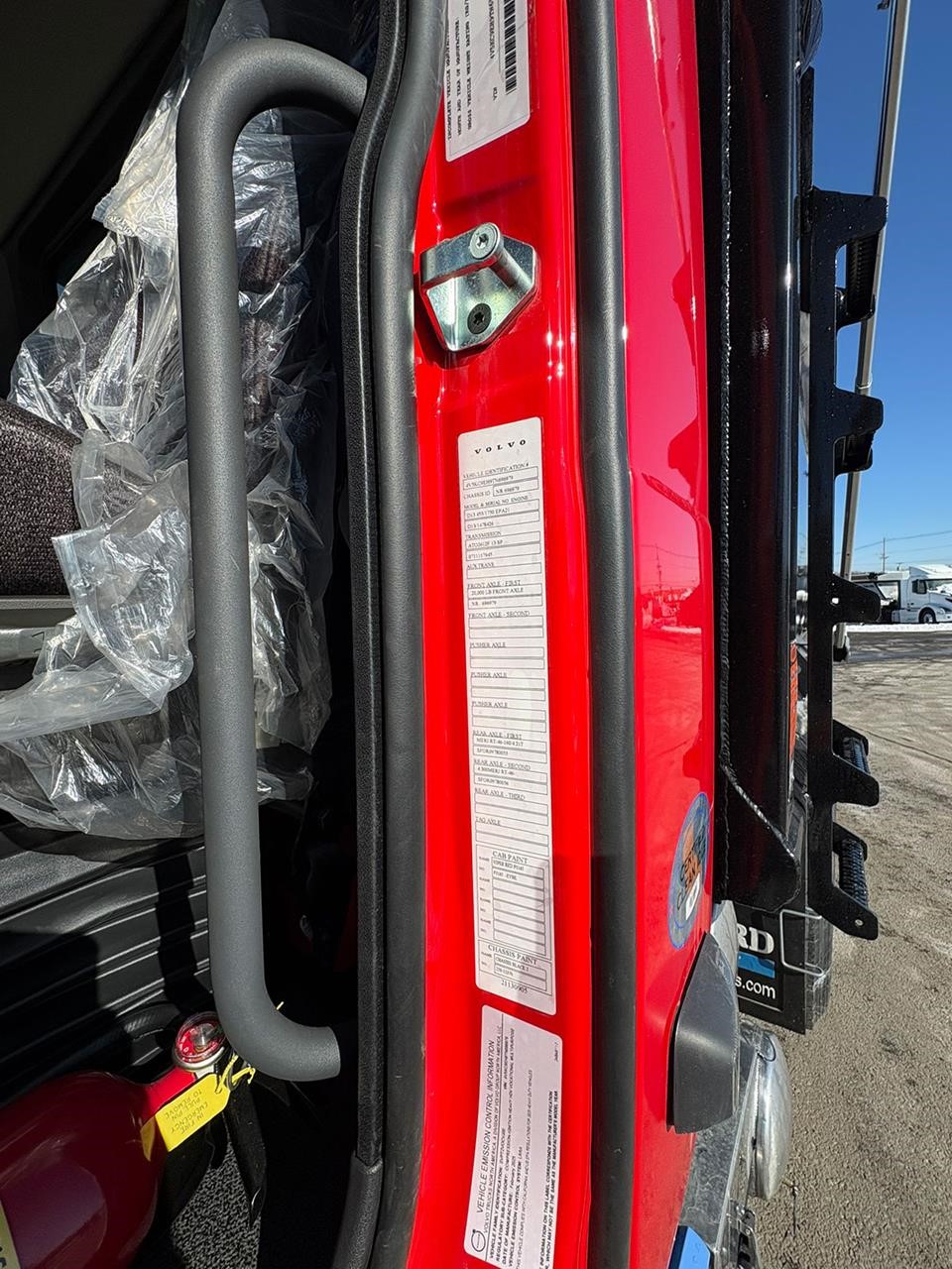 2025 VOLVO VHD84F300 - image 6 of 6