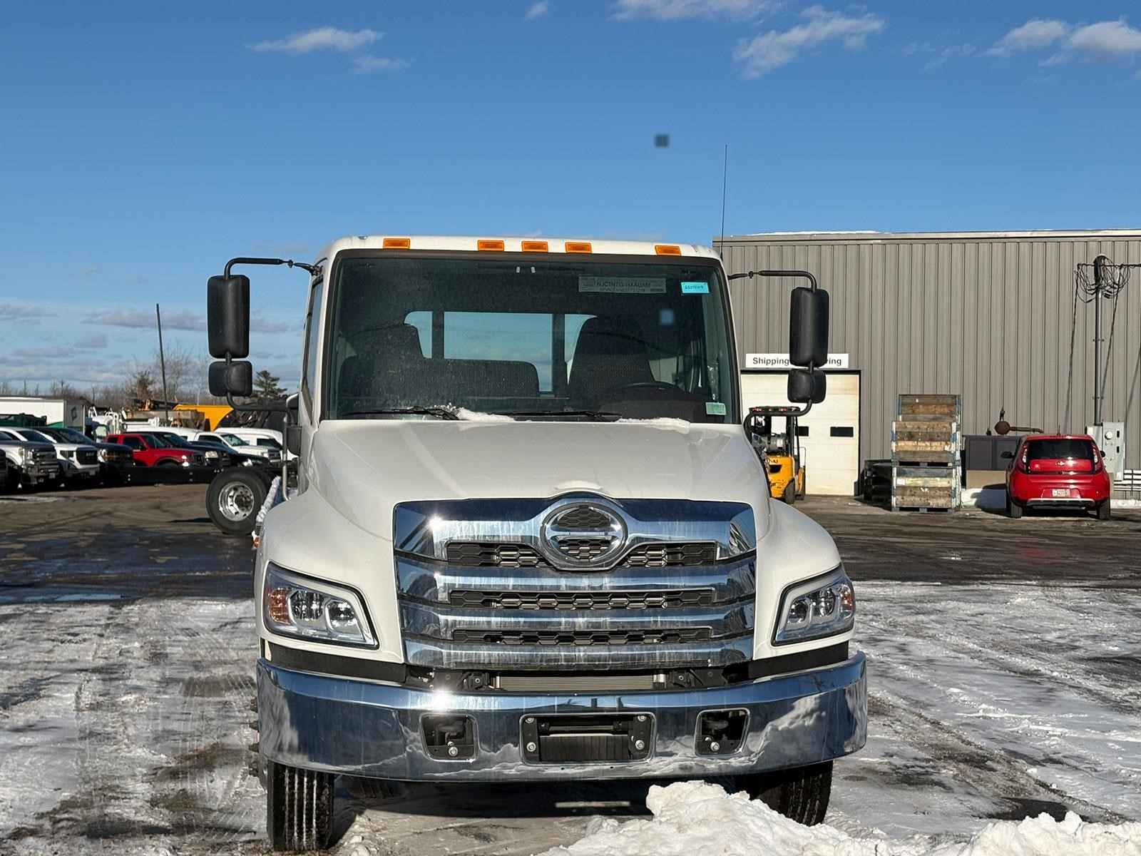 2025 HINO L6 - image 2 of 6