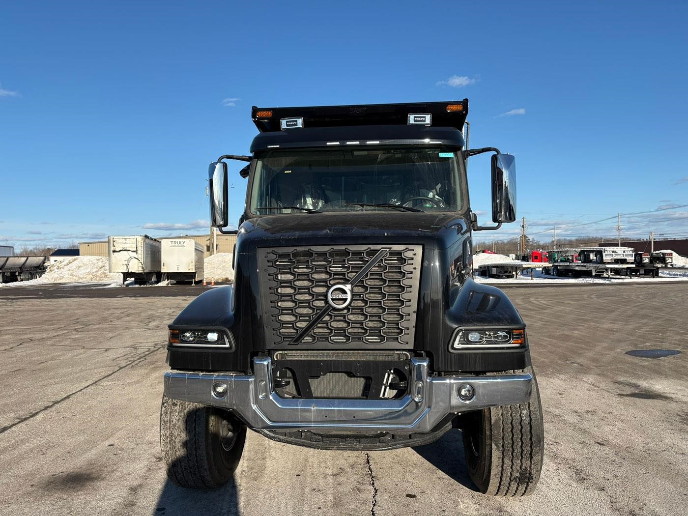 2026 VOLVO VHD64F200 - image 2 of 6