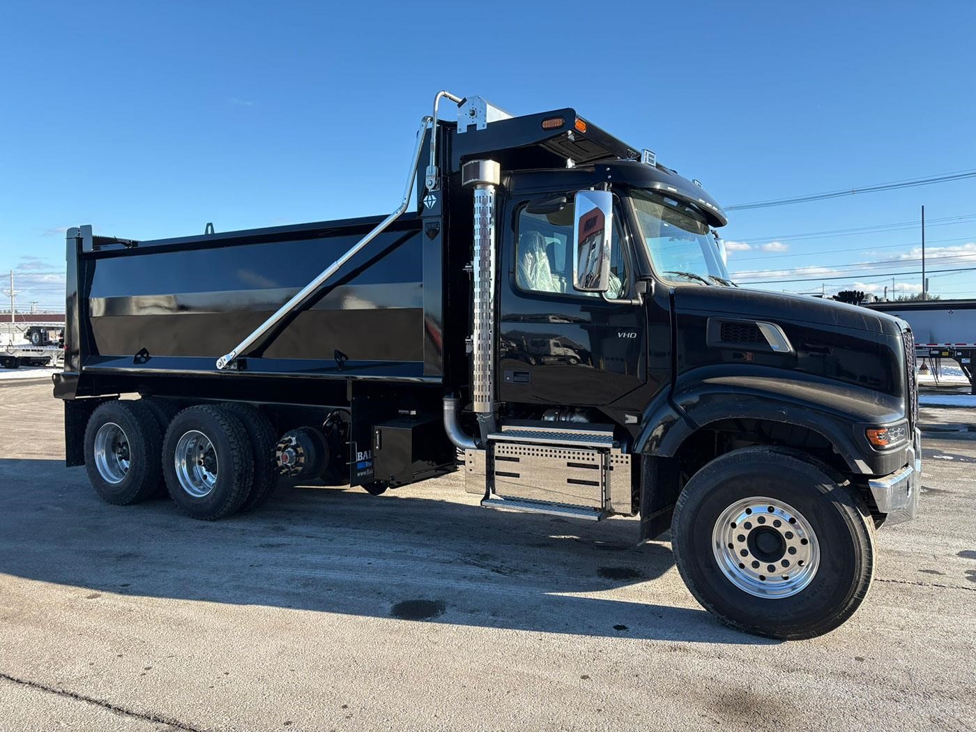 2026 VOLVO VHD64F200 - image 3 of 6