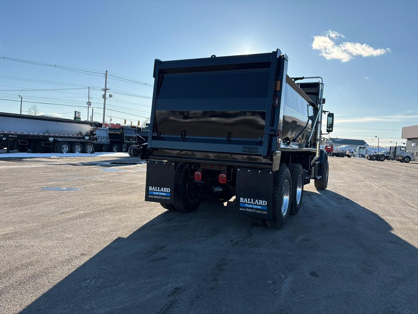 2026 VOLVO VHD64F200 - image 4 of 6