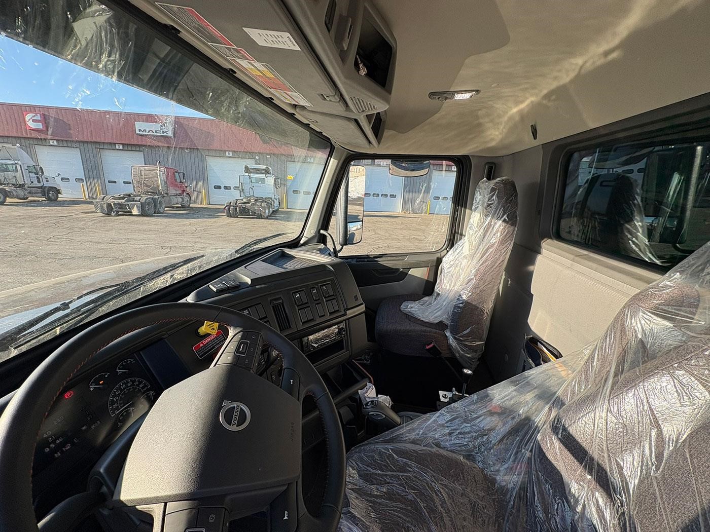 2026 VOLVO VHD64F200 - image 5 of 6