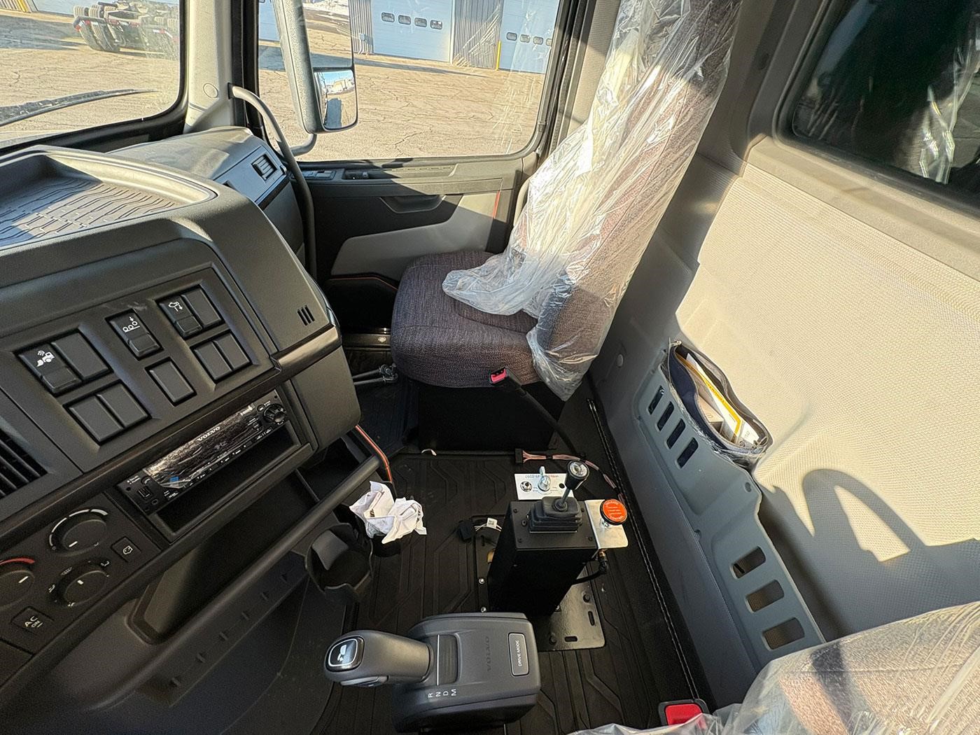 2026 VOLVO VHD64F200 - image 6 of 6