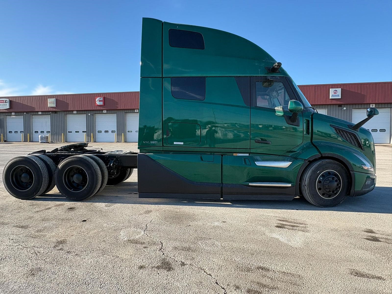 2026 VOLVO VNL64T860 - image 3 of 6