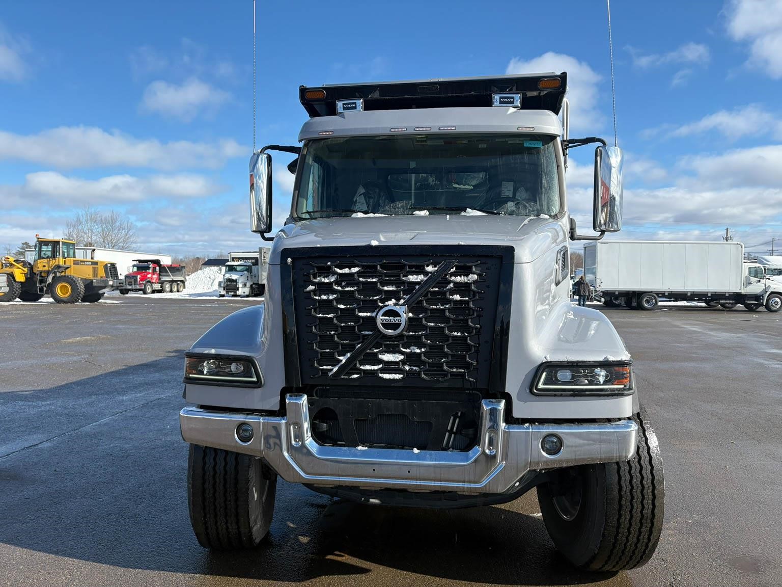 2026 VOLVO VHD64F300 - image 2 of 6