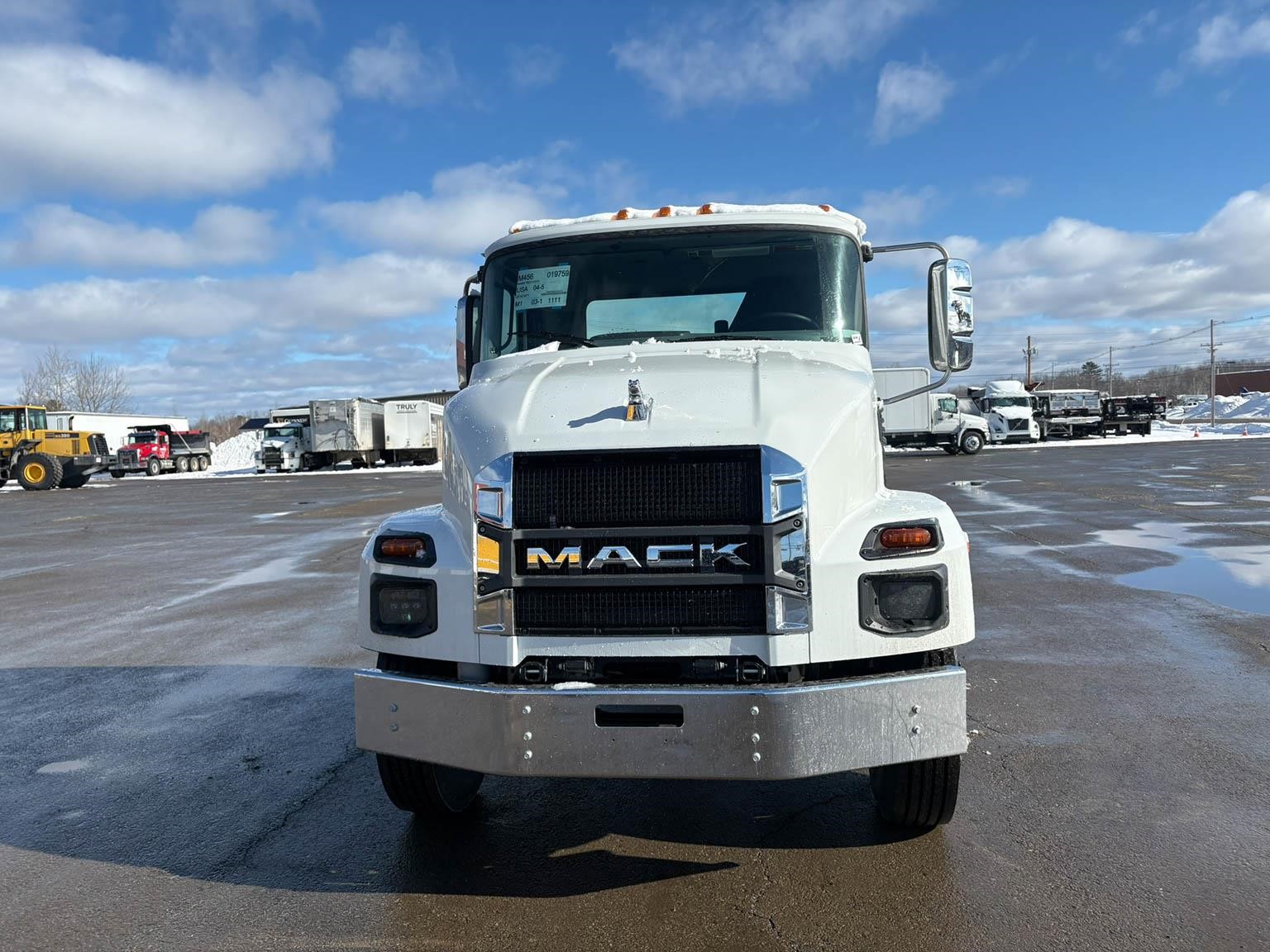 2027 MACK MD6 - image 2 of 6