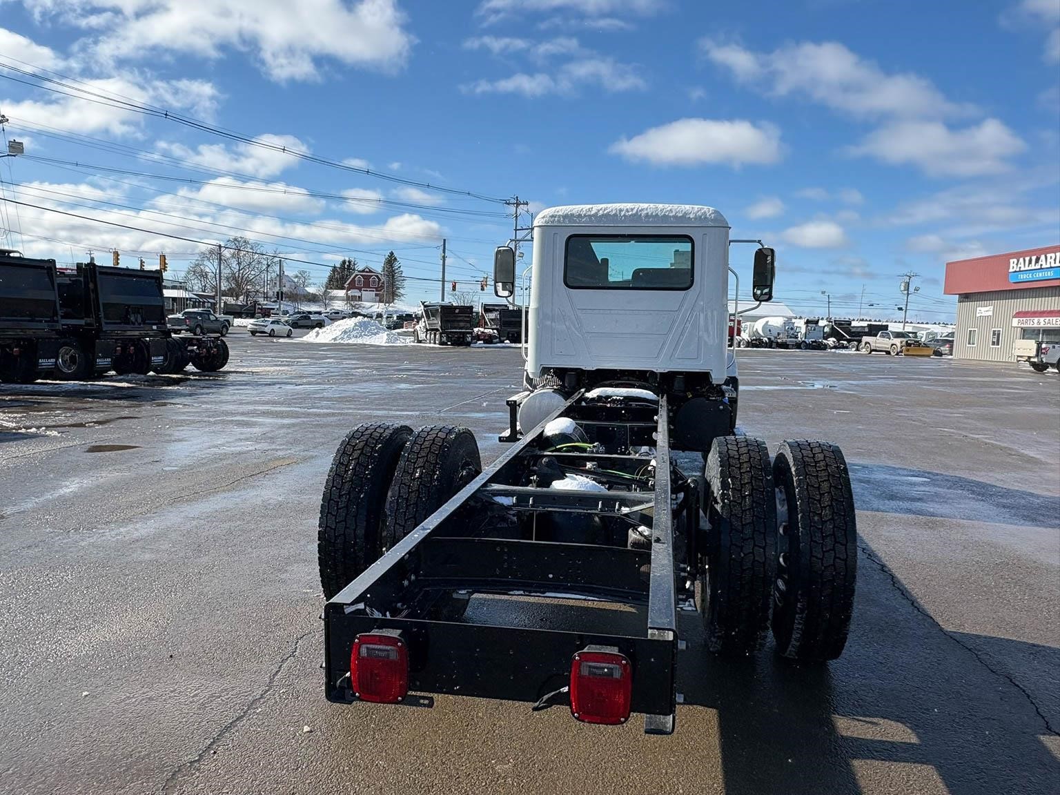 2027 MACK MD6 - image 4 of 6