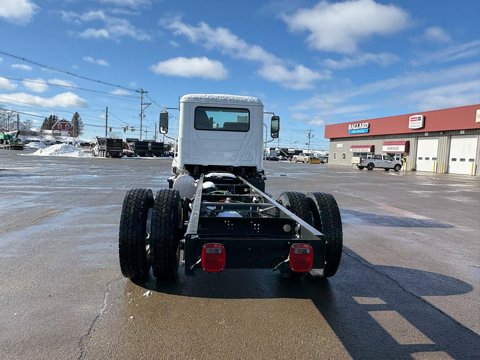 2027 MACK MD6 - image 5 of 6