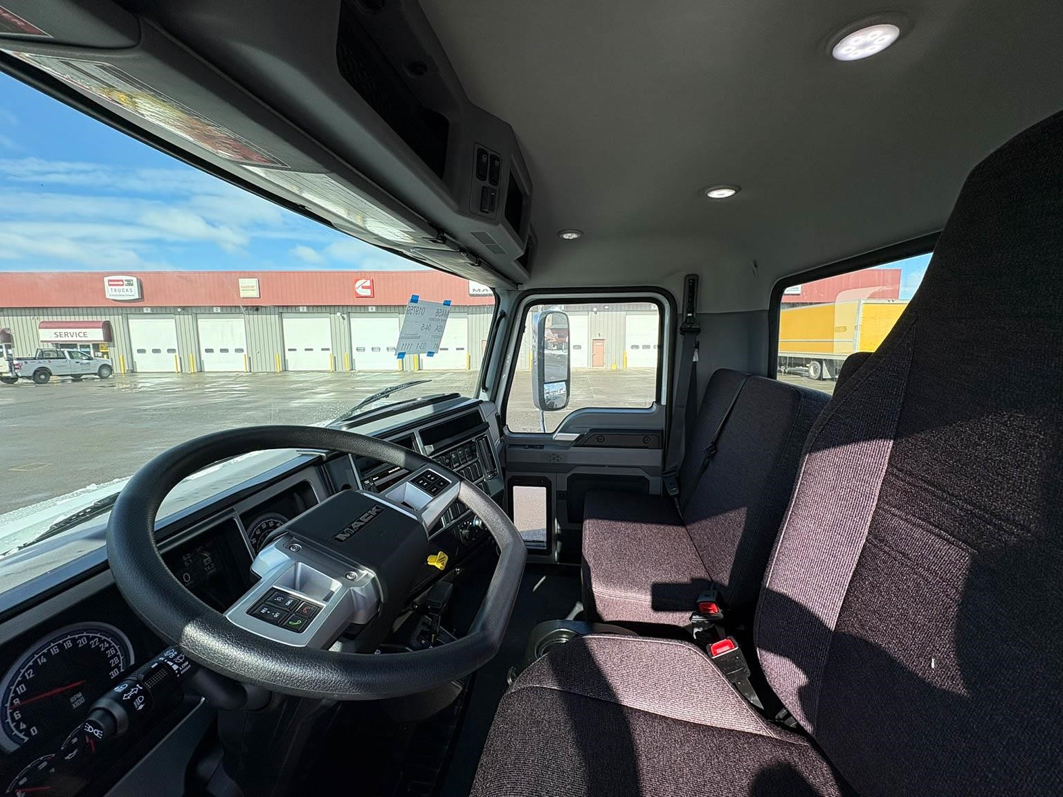 2027 MACK MD6 - image 6 of 6