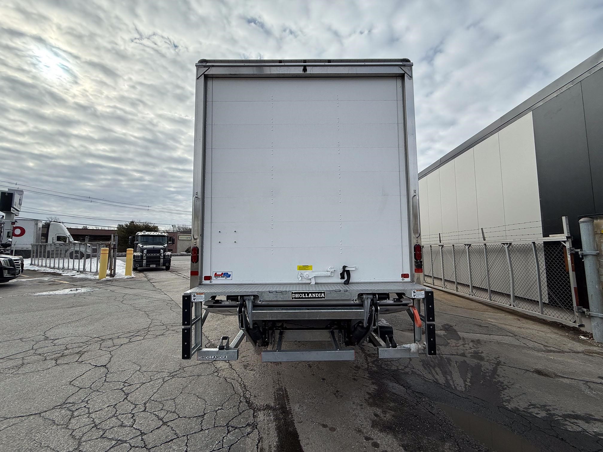 2025 Isuzu FTR - image 5