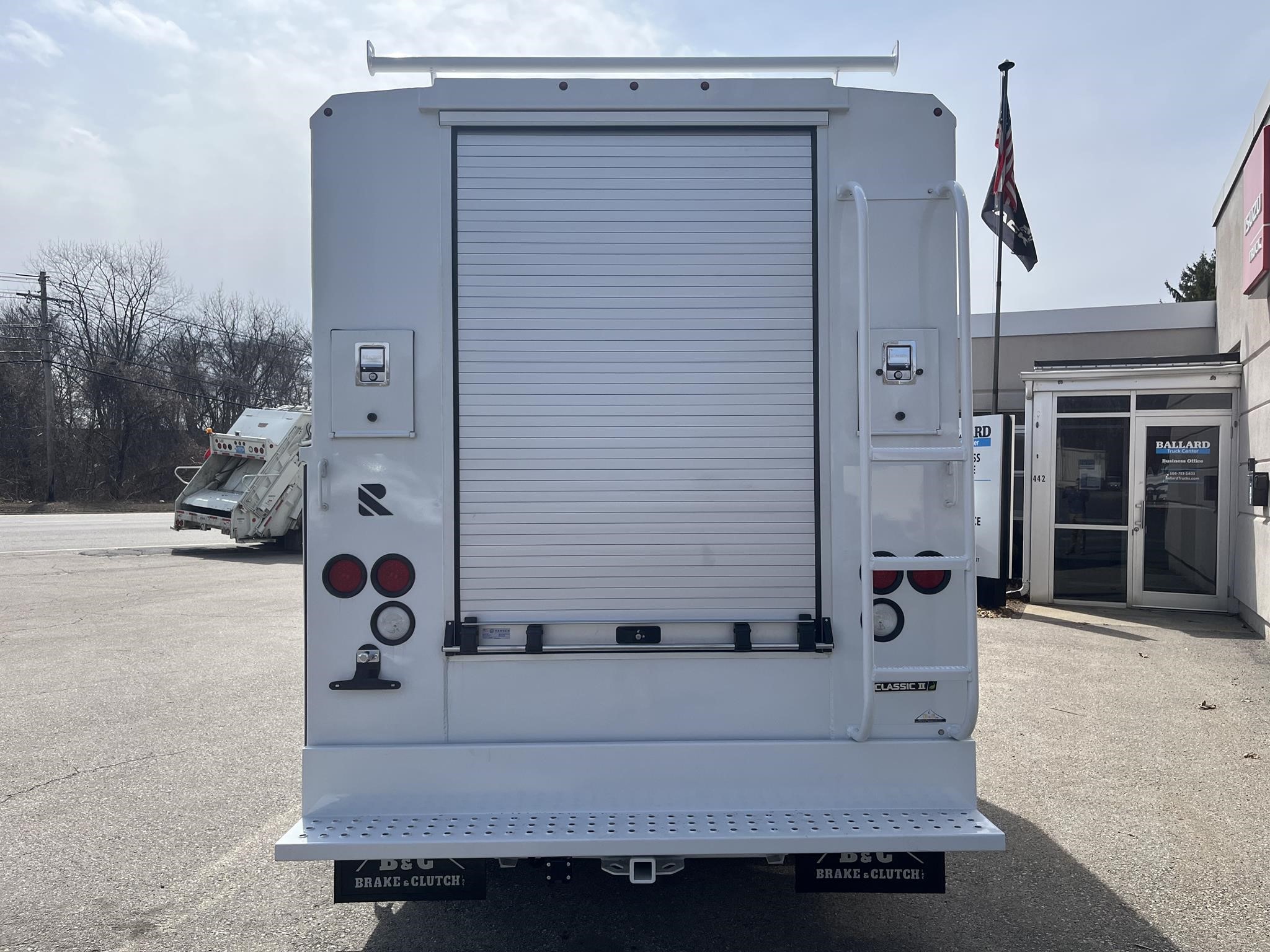 2026 Isuzu NPR - image 4