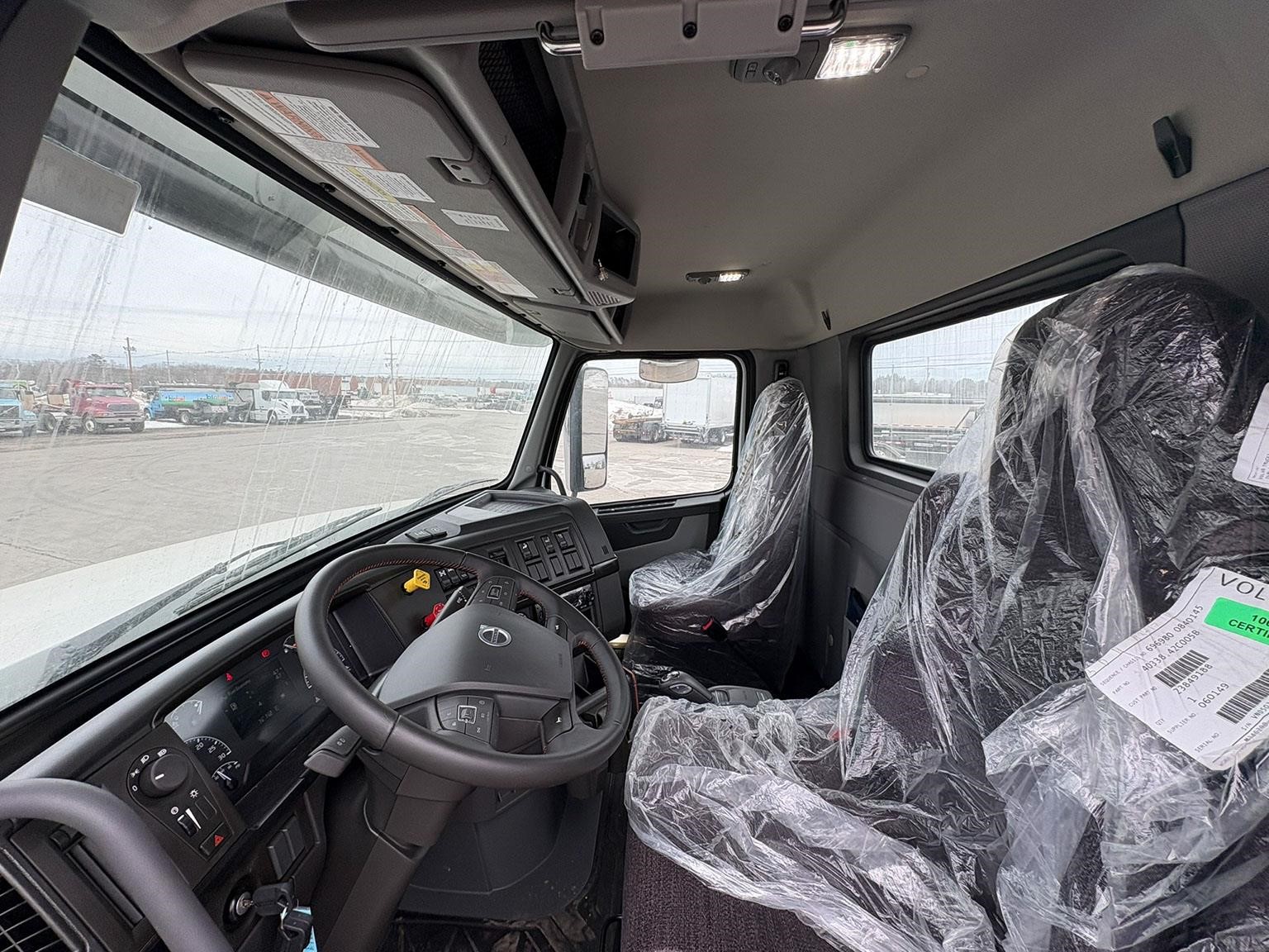 2026 Volvo - image 6