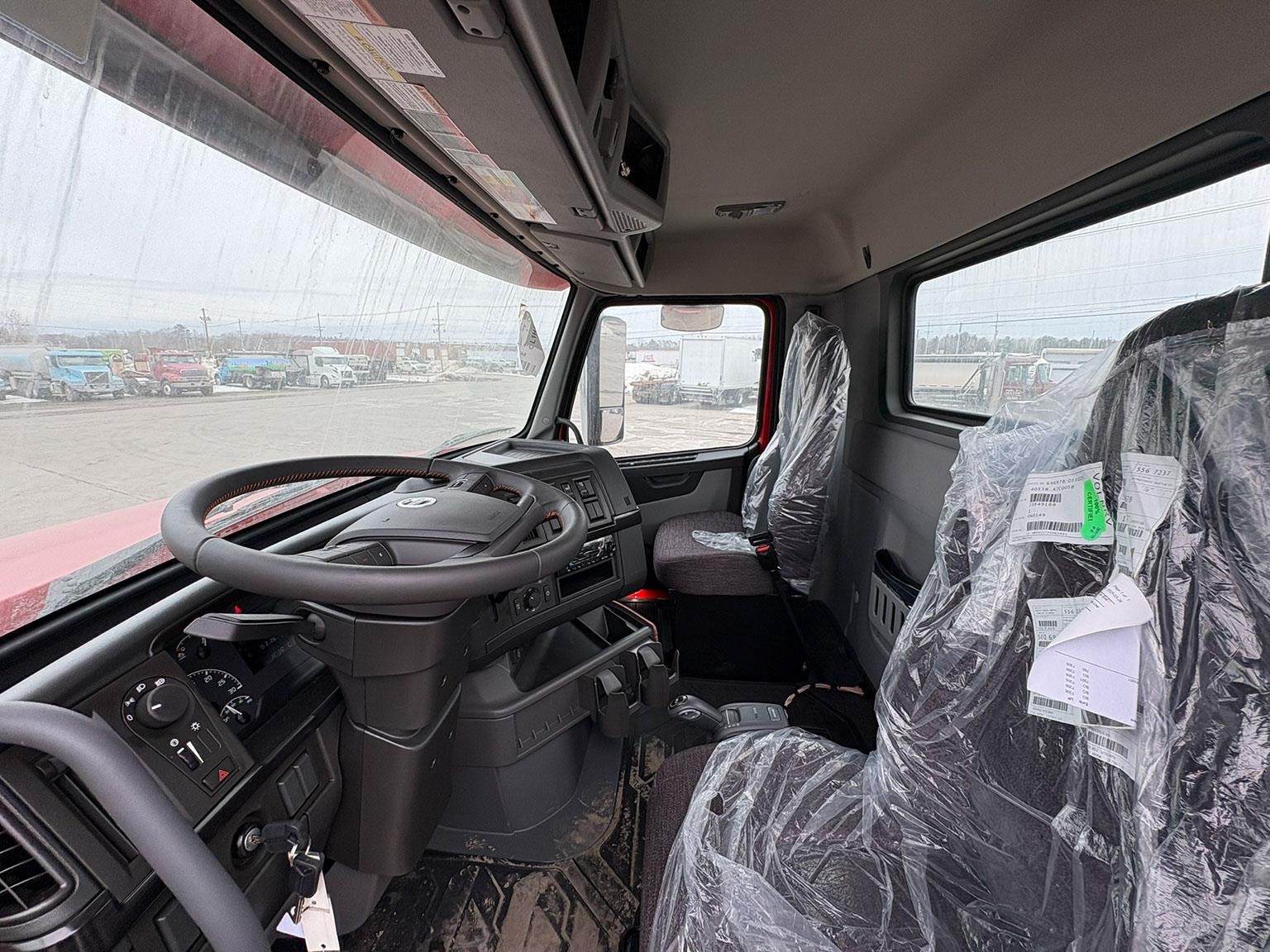 2026 Volvo - image 6