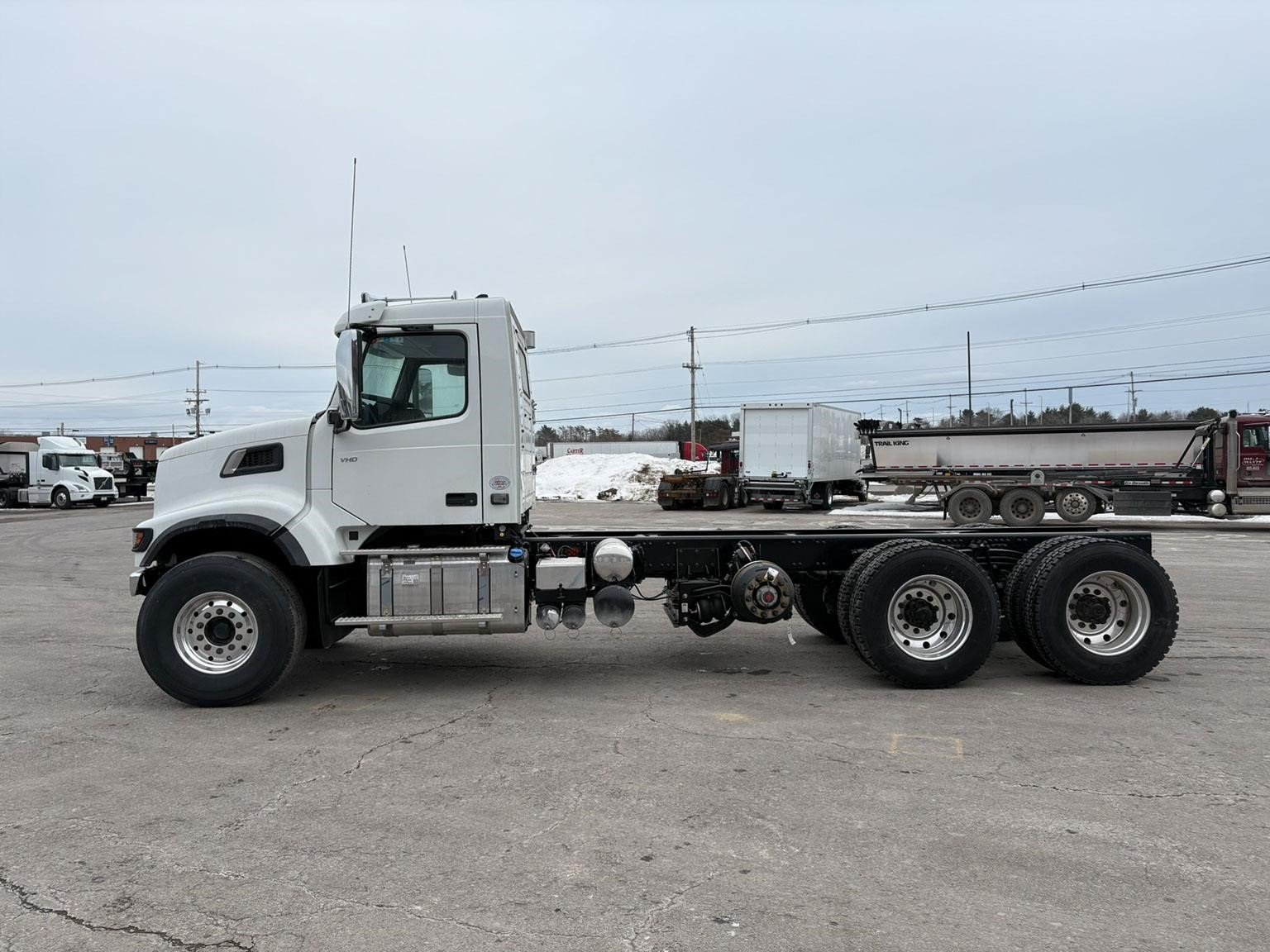 2026 Volvo - image 3