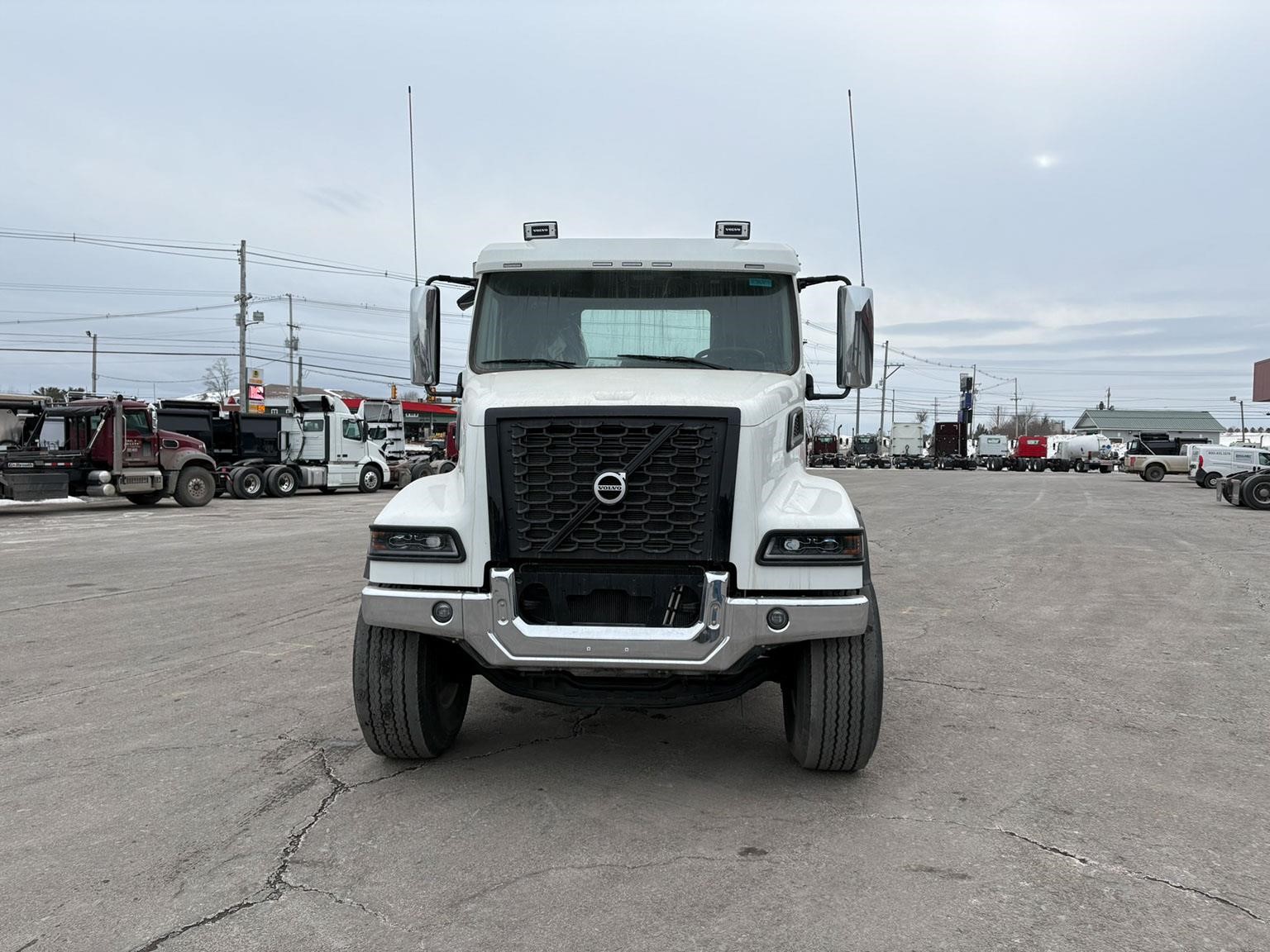 2026 Volvo - image 2