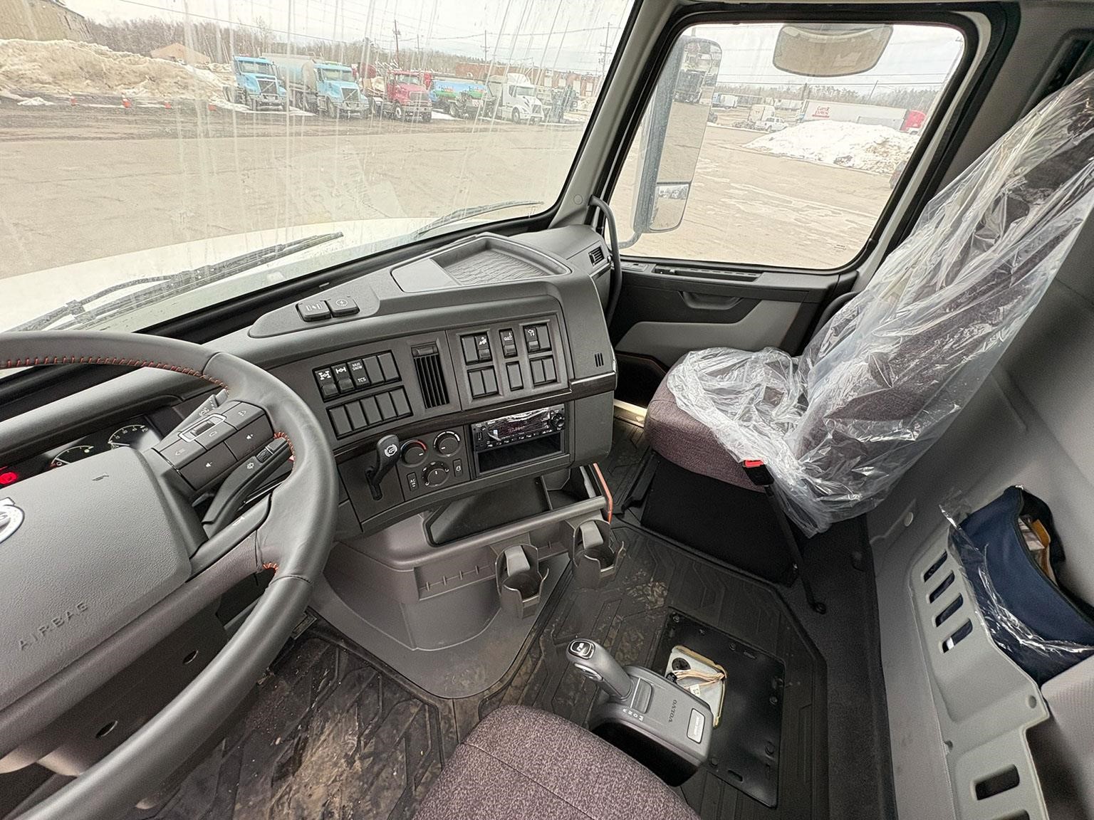 2026 Volvo - image 6