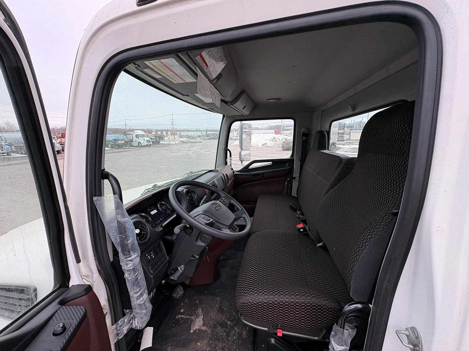 2026 Hino L6 - image 5