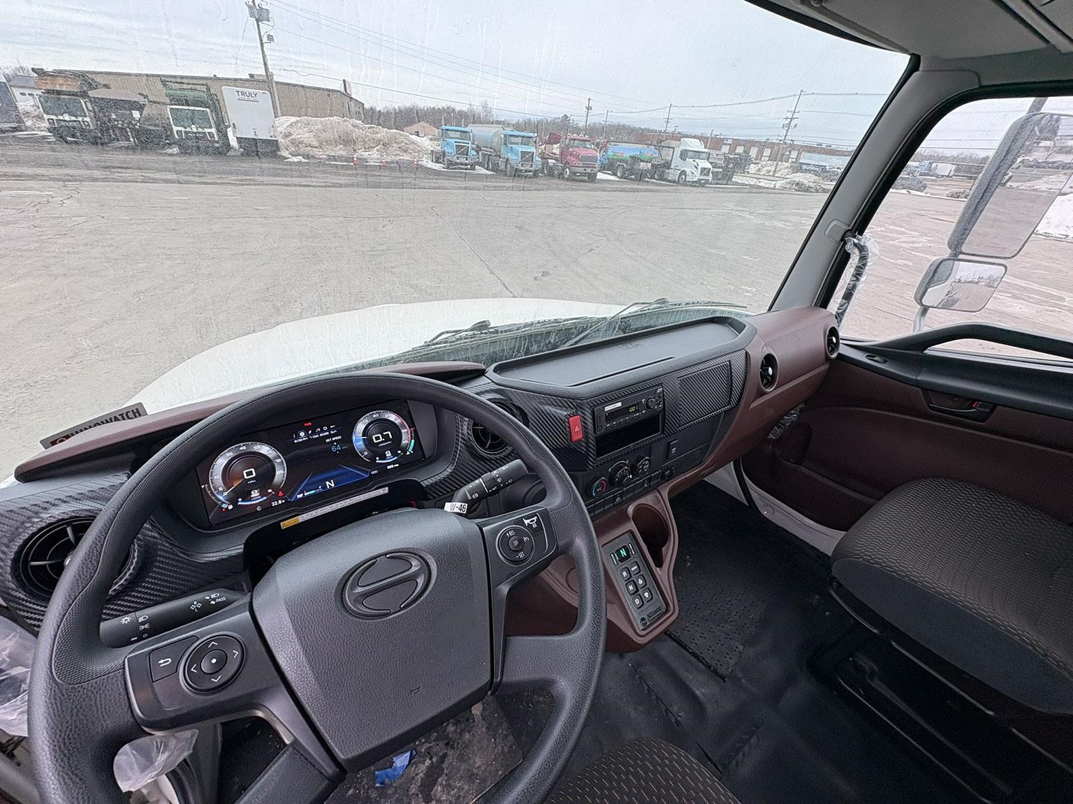 2026 Hino L7 - image 6