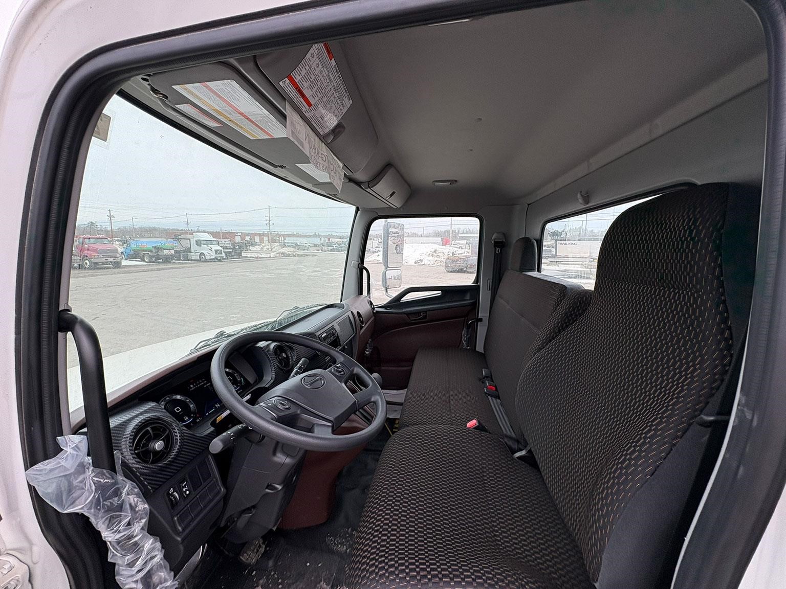 2026 Hino L6 - image 5