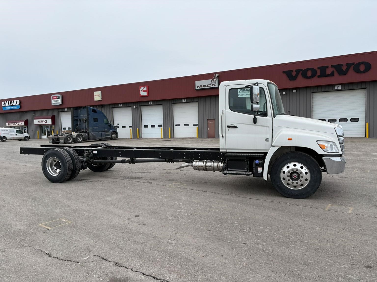 2026 Hino L6 - image 1