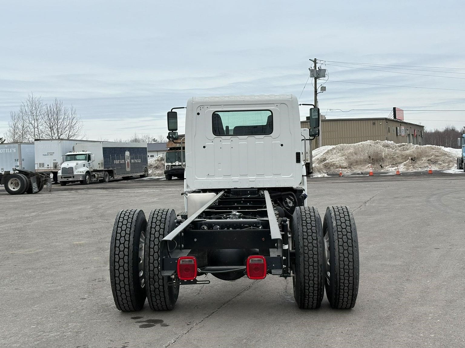 2026 Hino L6 - image 4